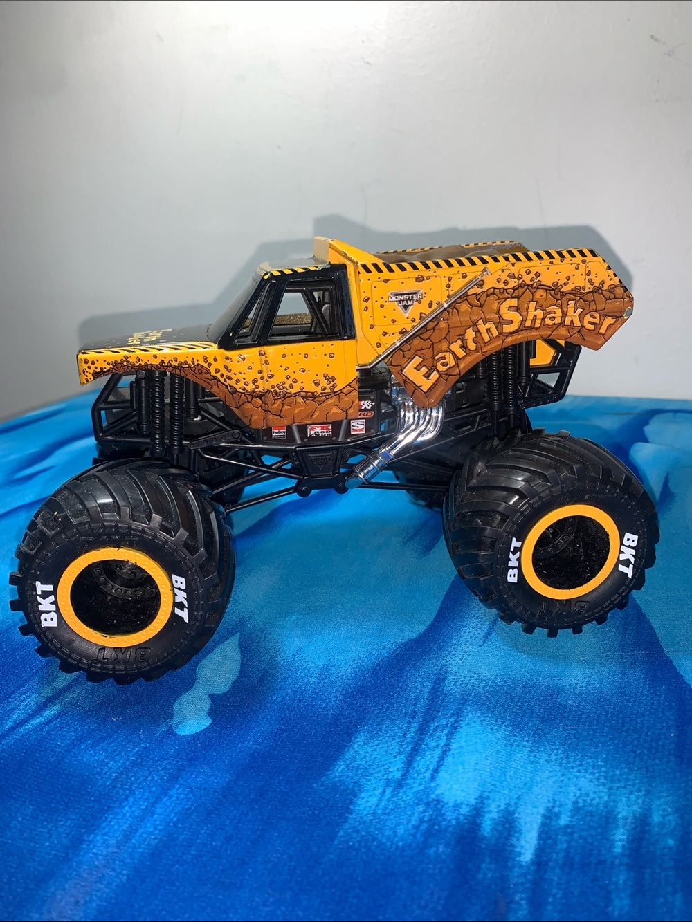 EarthShaker Yellow Monster Truck Toy by Hot Wheels